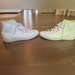 Converse Chuck Taylor All Star Leather unisex high top shoe